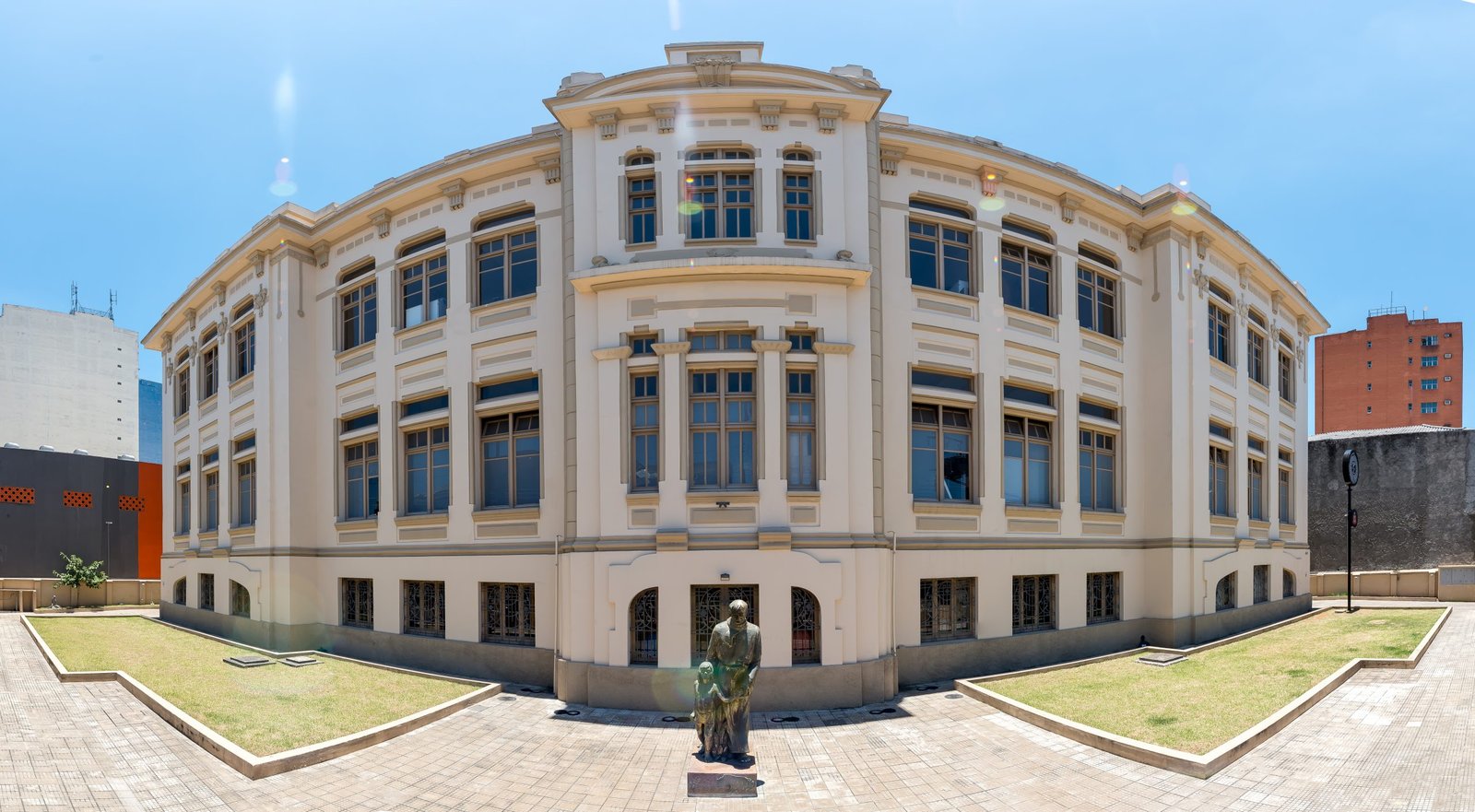 Fachada da sede Brás da SP Escola de Teatro