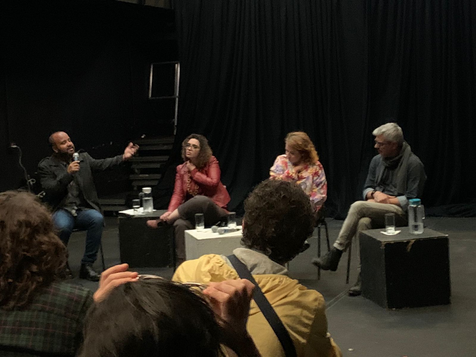 Mesa de discussão "Imagem, Cena e Comunicação no Teatro”, na SP Escola de Teatro