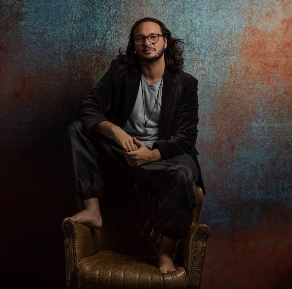 Lou da Silva, estudante da SP Escola de Teatro: lançamento de dramaturgia pela Editora Urutau.