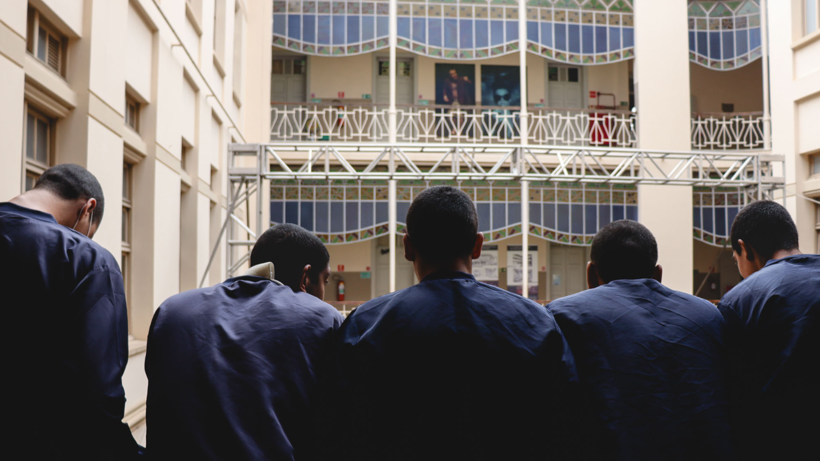 Grupo de jovens da Fundação CASA visita as duas sedes da SP Escola de Teatro