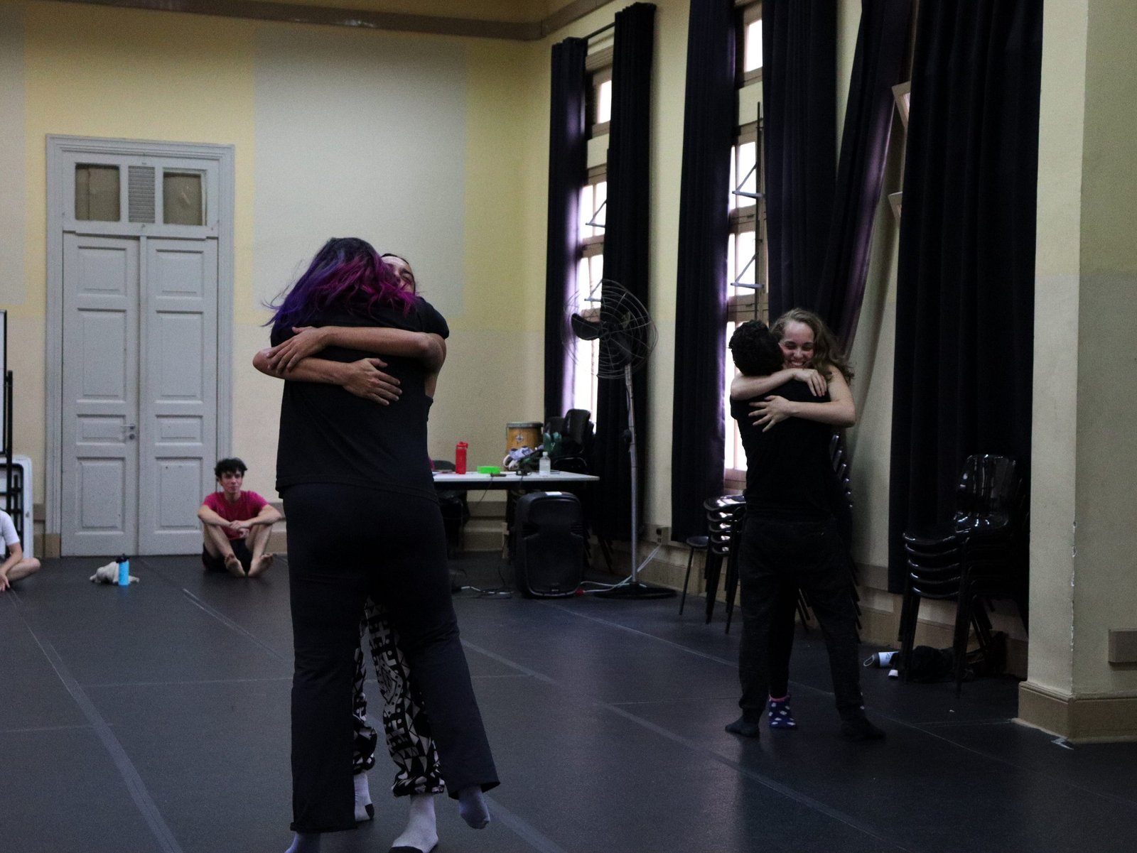 Foto colorida curso Consciência Corporal Através da Dança com Zuba Janaina.