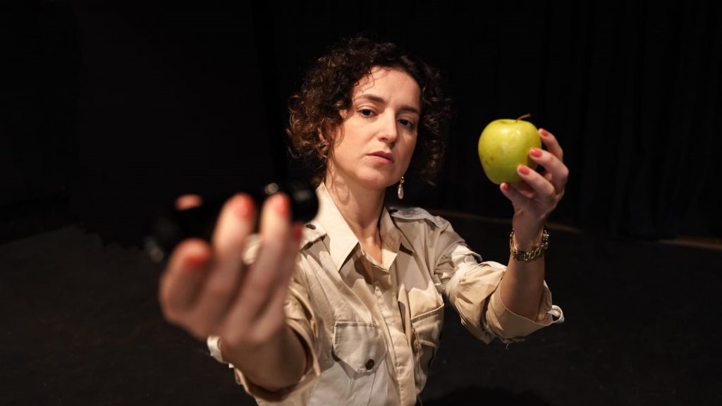 Patricia Borin na peça "Um azul nos bueiros de São Paulo": apresentações em setembro e outubro de 2023, em São Paulo. 