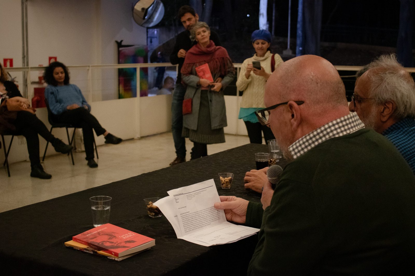 Fotografia Colorida Lançamento do livro traduzido "Cartas de Rodez" de Antonin Artaud pela editora Iluminuras na Unidade Roosvelt