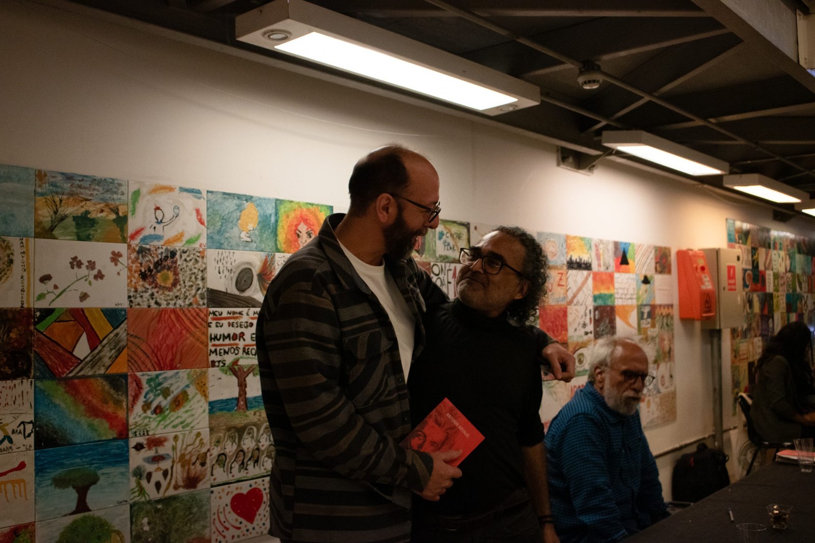 Fotografia Colorida Lançamento do livro traduzido "Cartas de Rodez" de Antonin Artaud pela editora Iluminuras na Unidade Roosvelt