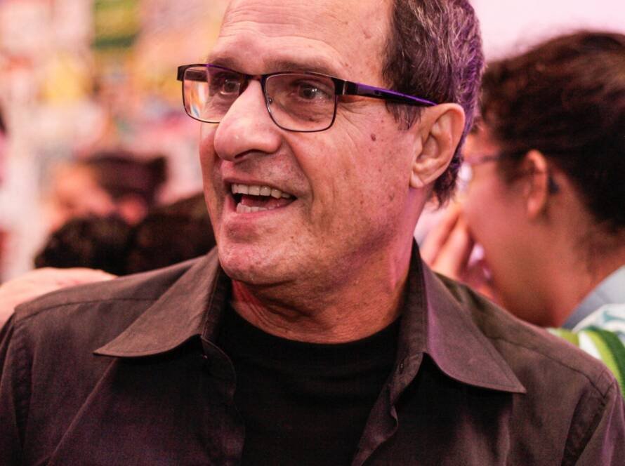 J. C. Serroni, coordenador dos cursos de Técnicas de Palco e Cenografia e Figurino da SP Escola de Teatro.