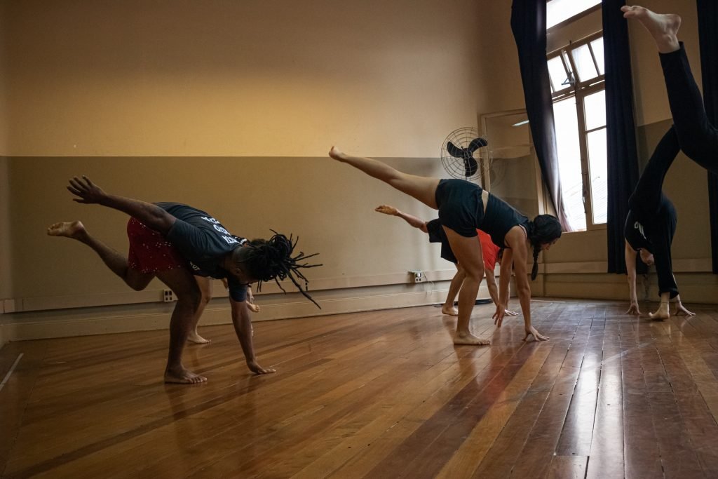 Fotografia colorida de Curso "Do circo a capoeira, um fazer brasileiro" com Rafael Oliveira