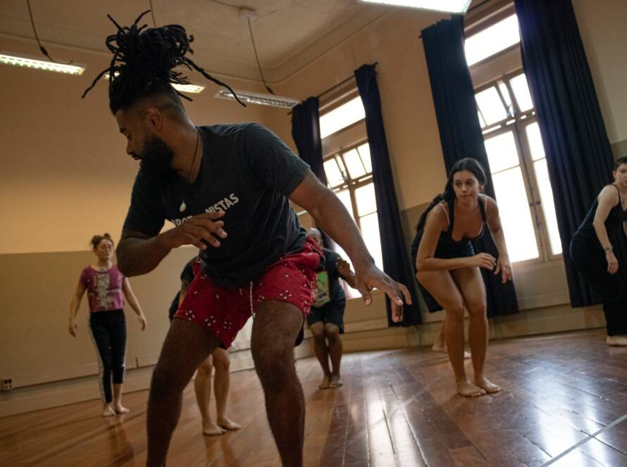 Fotografia colorida de Curso "Do circo a capoeira, um fazer brasileiro" com Rafael Oliveira