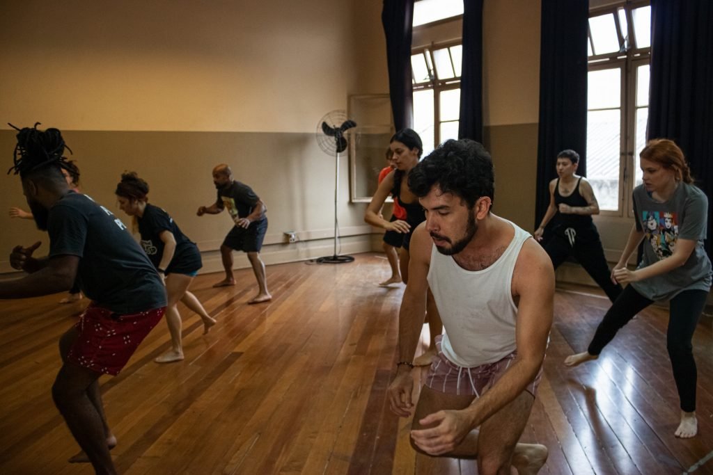 Fotografia colorida de Curso "Do circo a capoeira, um fazer brasileiro" com Rafael Oliveira