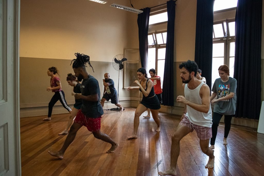 Fotografia colorida de Curso "Do circo a capoeira, um fazer brasileiro" com Rafael Oliveira