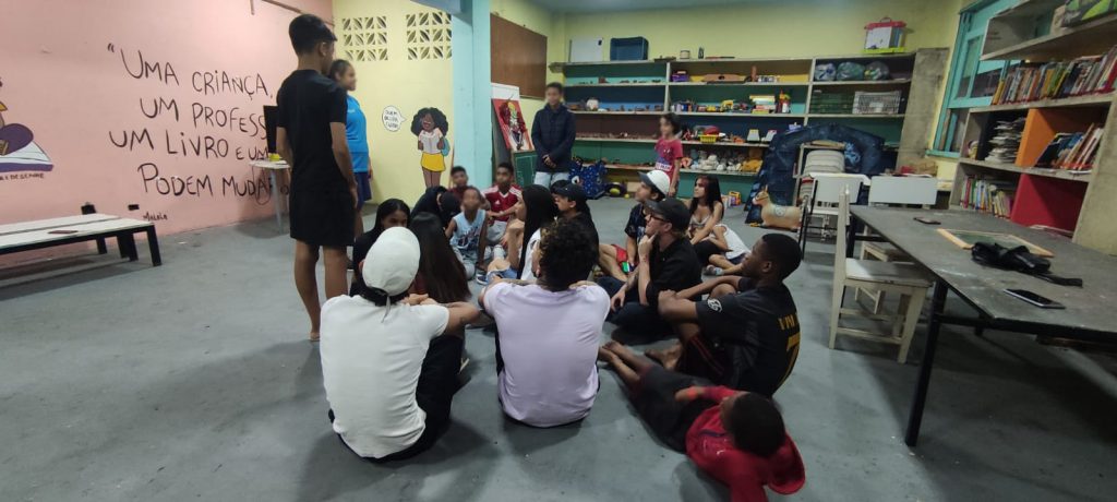 A SP Escola de Teatro oferece aulas de iniciação teatral para moradores da Ocupação Nove de Julho. Foto: João Martins.