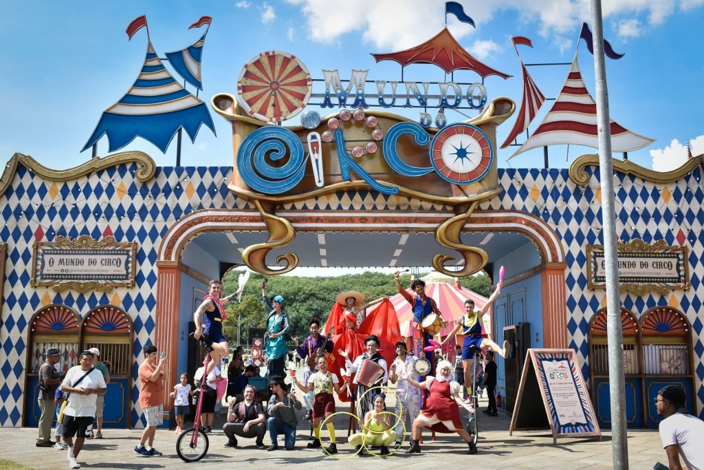 O Mundo do Circo SP convida para o batismo de sua Grande Lona, com espetáculo circense com entrada gratuita