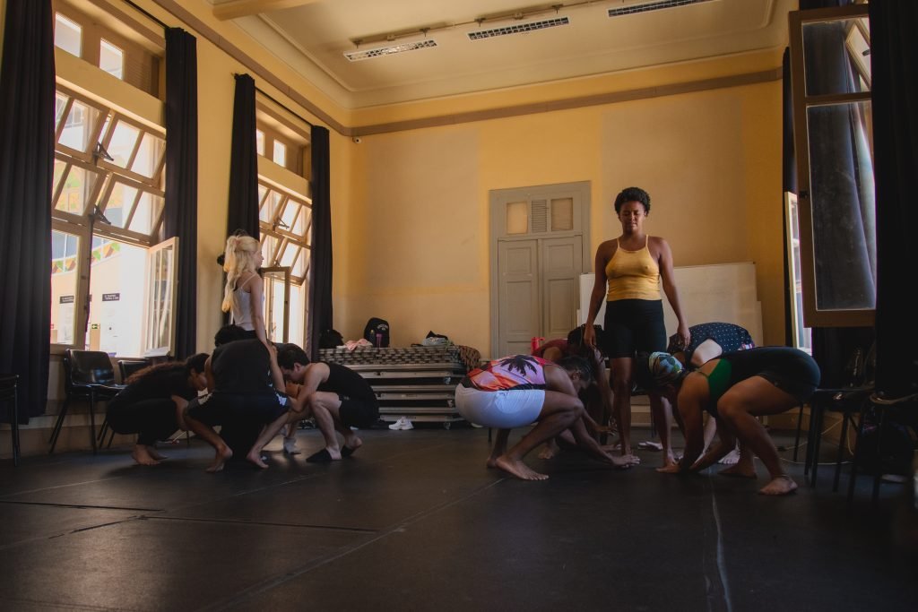 Fotografia colorida de Workshop "Corpo em Movimento" com Zuba Janaina no Brás