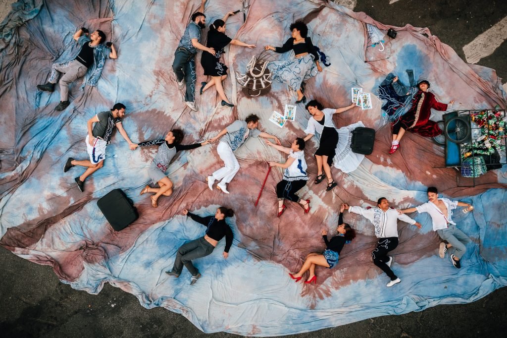 "Águas Queimam na Encruzilhada", do Teatro do Incêndio. 