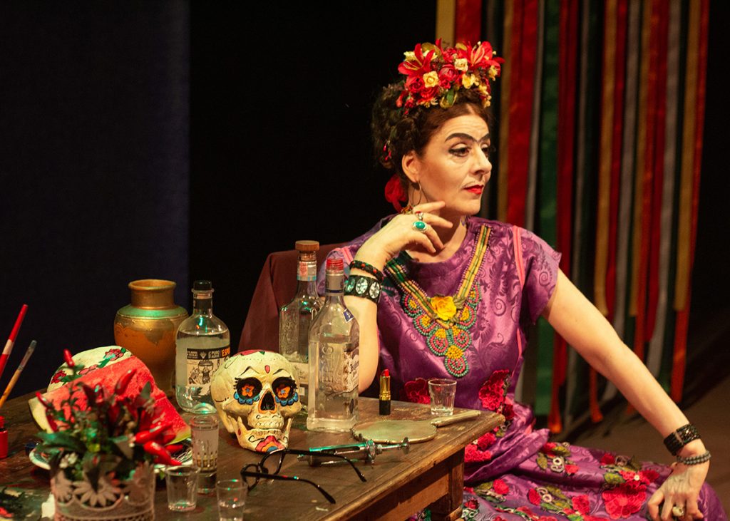 O Teatro Sérgio Cardoso, recebe temporada do solo Frida Kahlo - Viva la Vida, com interpretação de Christiane Tricerri (Foto: Isadora Tricerri)