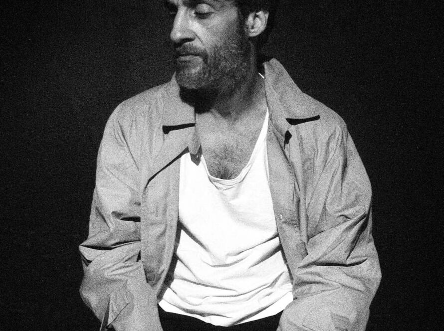 "PUMA", solo escrito por Sergio Mello, dirigido por Alexandre Reinecke e interpretado por Ricardo Gelli.