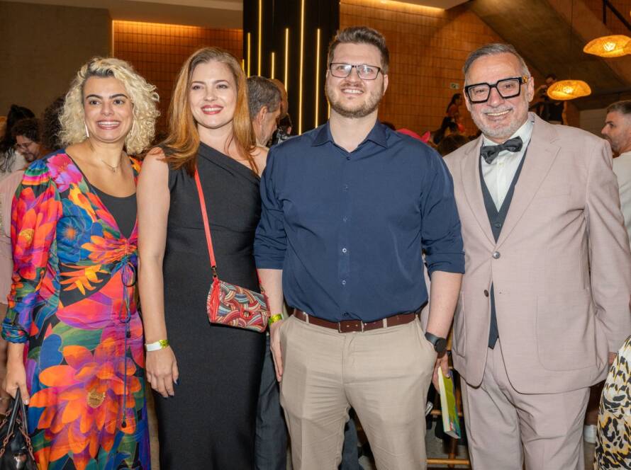 Bruna Attina, Elen Londero, Marcelo Henrique de Assis e Ivam Cabral no Prêmio Shell. (12/03/2024) | Foto por @AndreStefano