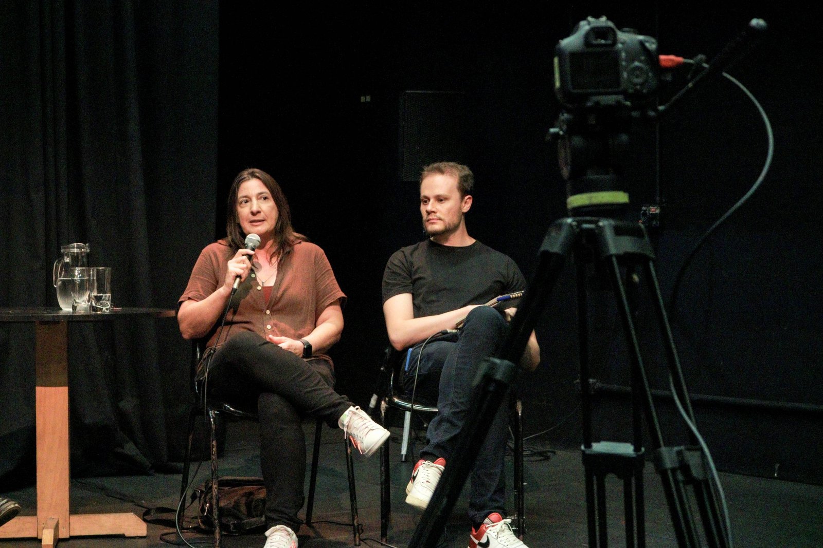 Mesa “Marketing Cultural e Redes Sociais no Teatro” teve a presença dos assessores de imprensa: Adriana Balsanelli, e Renato Fernandes. (Foto: Arquivo SP.)