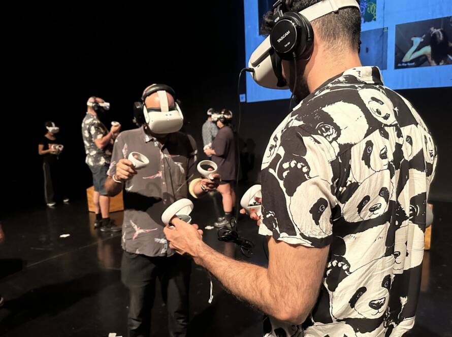 Deeper conta com instalações imersivas que misturam realidade virtual e teatro. - Crédito: Vic Von Poser