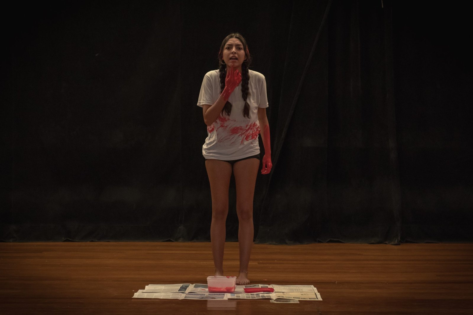 Apresentações finais dos estudantes do curso de extensão "Consciência Corporal Através do Movimento", ministrado por Zuba Janaina, na unidade Brás da SP Escola de Teatro. (29/4/2024). | Foto: Rodrigo Reis