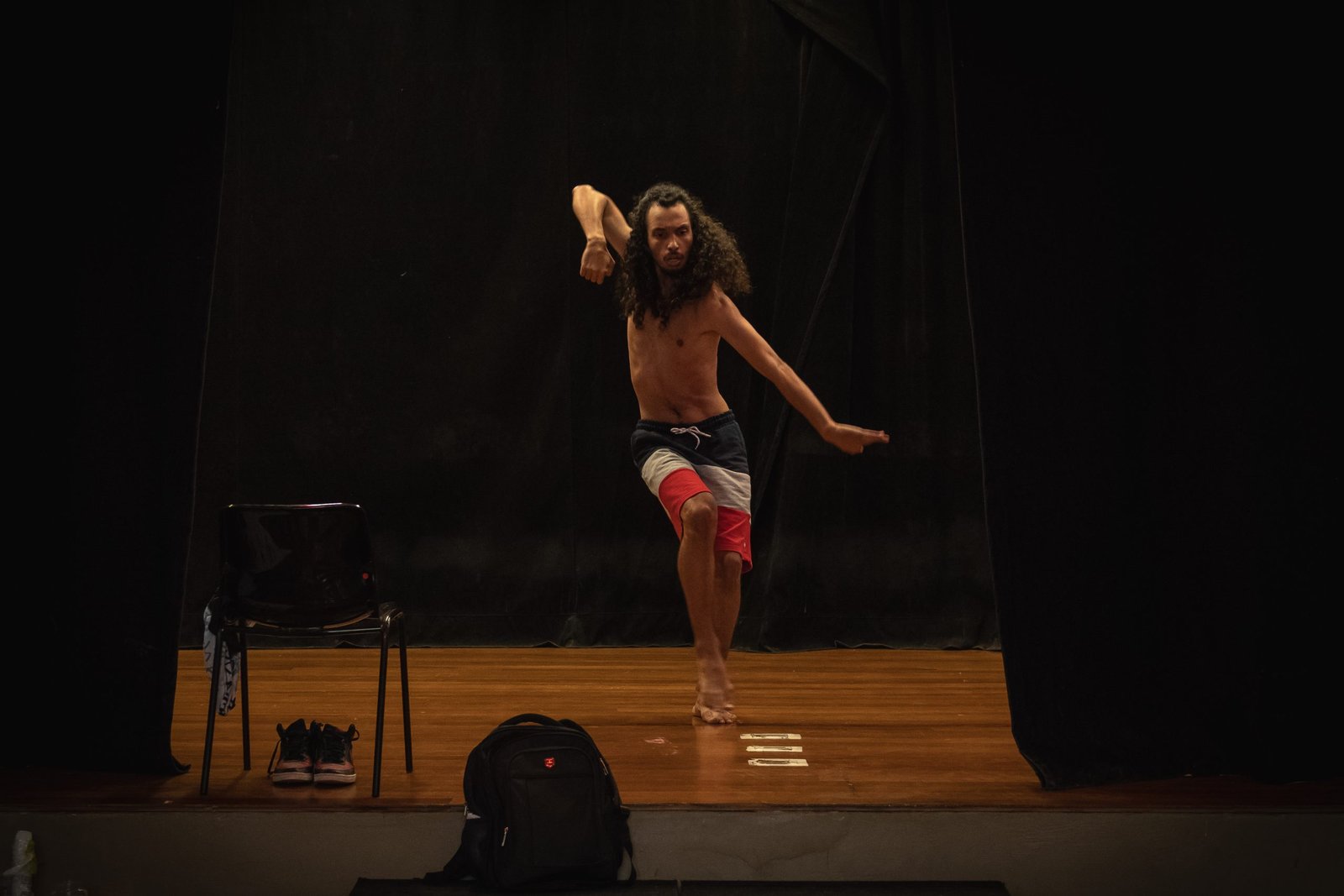 Apresentações finais dos estudantes do curso de extensão "Consciência Corporal Através do Movimento", ministrado por Zuba Janaina, na unidade Brás da SP Escola de Teatro. (29/4/2024). | Foto: Rodrigo Reis