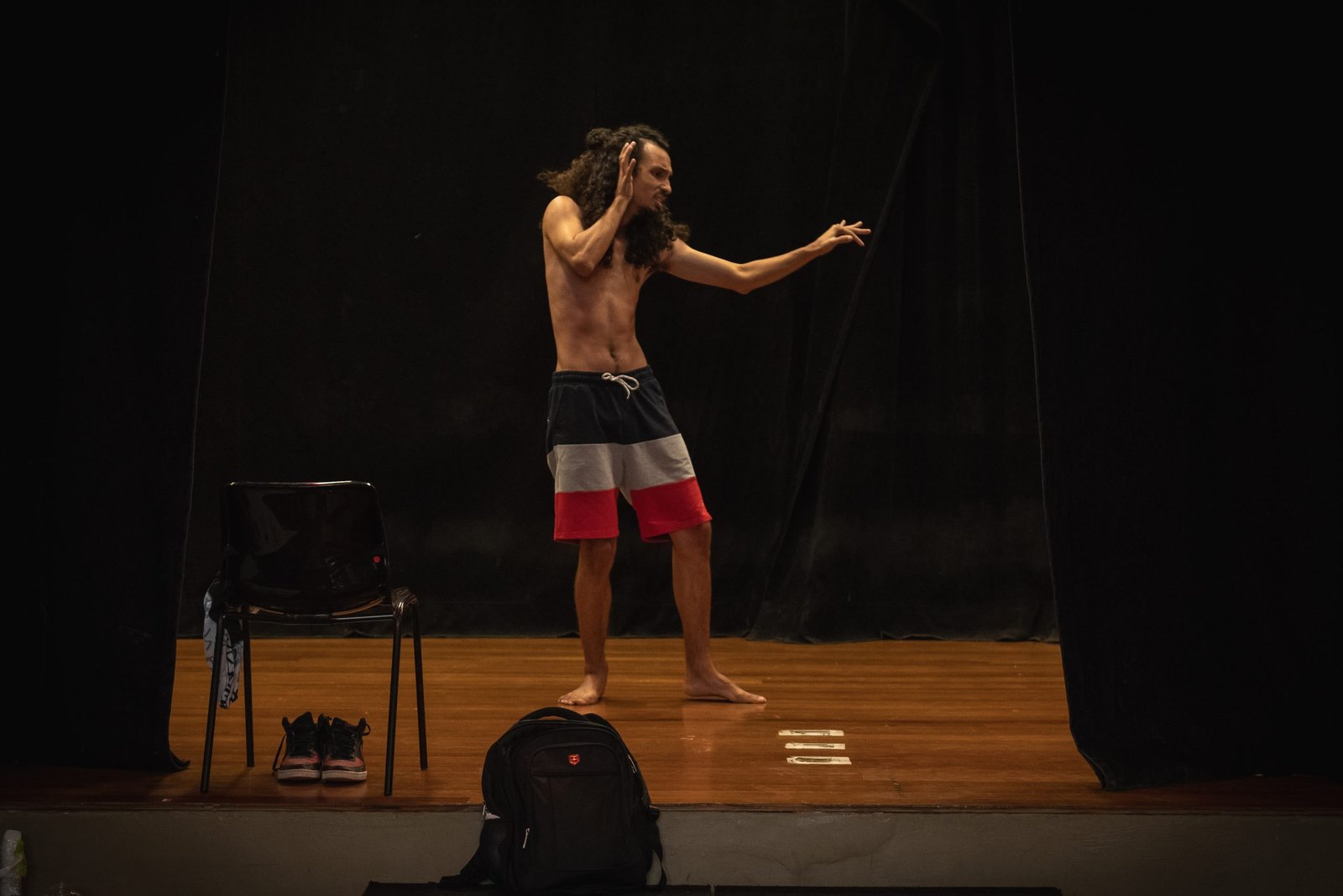 Apresentações finais dos estudantes do curso de extensão "Consciência Corporal Através do Movimento", ministrado por Zuba Janaina, na unidade Brás da SP Escola de Teatro. (29/4/2024). | Foto: Rodrigo Reis