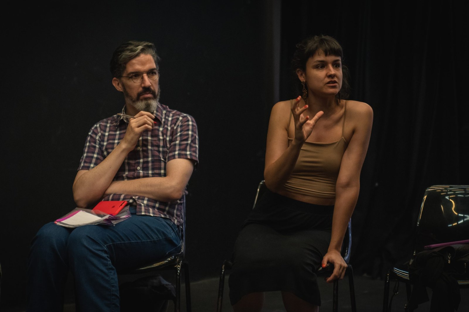 Aula final do curso de extensão "Diálogos, Psicanálise, Teatro – Língua no Divã, Língua no Palco", ministrado na SP Escola de Teatro por Sergio Zlotnic (4/5/2024). Foto: Rodrigo Reis