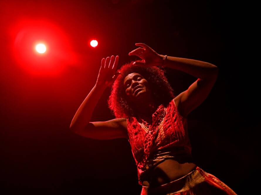 O trabalho recebeu o Prêmio Leda Maria Martins como espetáculo de longa duração em 2018 e agora estreia em São Paulo no Sesc Ipiranga. I Crédito: George Magaraia