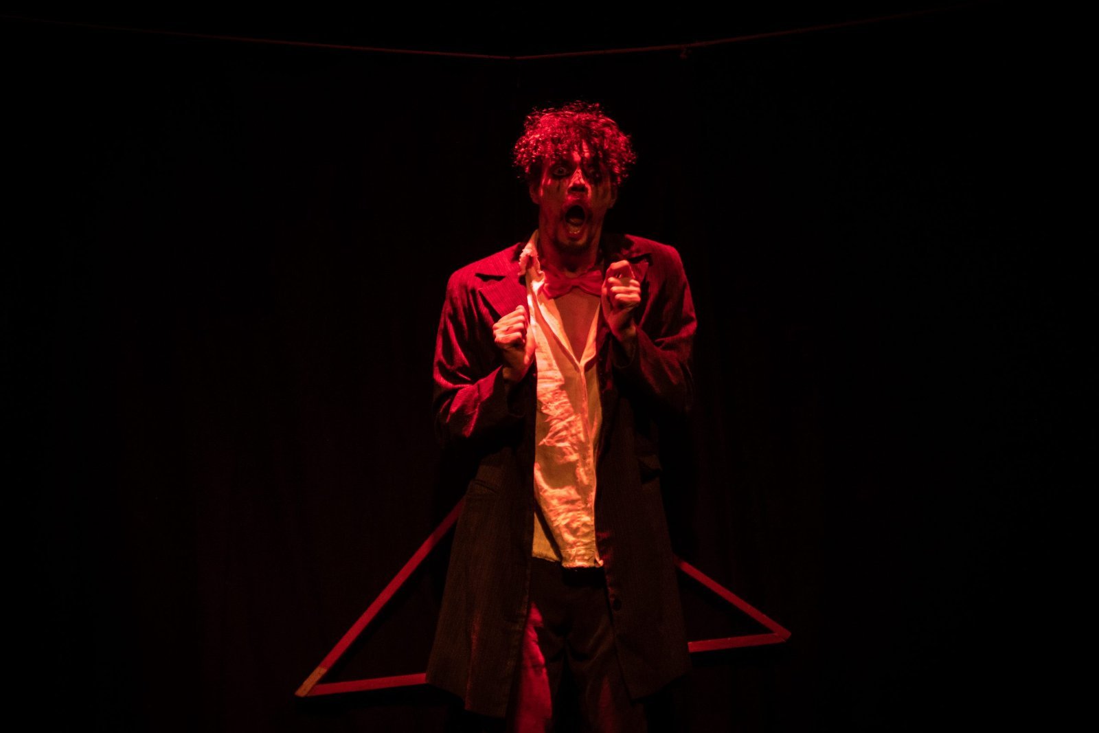 Apresentação no segundo dia da Mostra de Microcenas dos estudantes de Direção da SP Escola de Teatro. (25/5/2024). | Foto: Rodrigo Reis