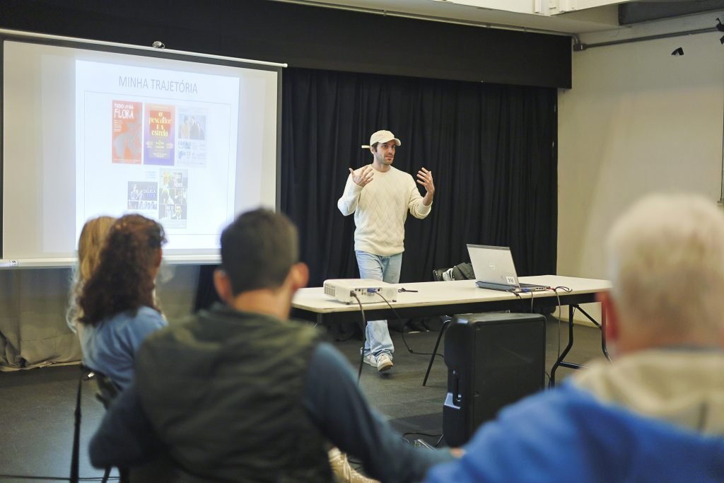 Workshop “O Artista Realizador” ministrado por Lucas Drummond, na sede Roosevelt da SP Escola de Teatro. (16/7/2024). | Foto: Clara Silva/Adaap