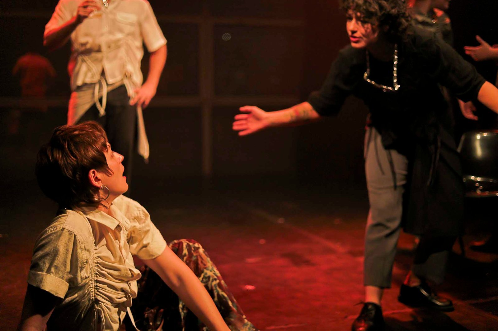 Espetáculo "Tudo está deserto", na SP Escola de Teatro. (9/8/2024) | Foto: Clara Silva