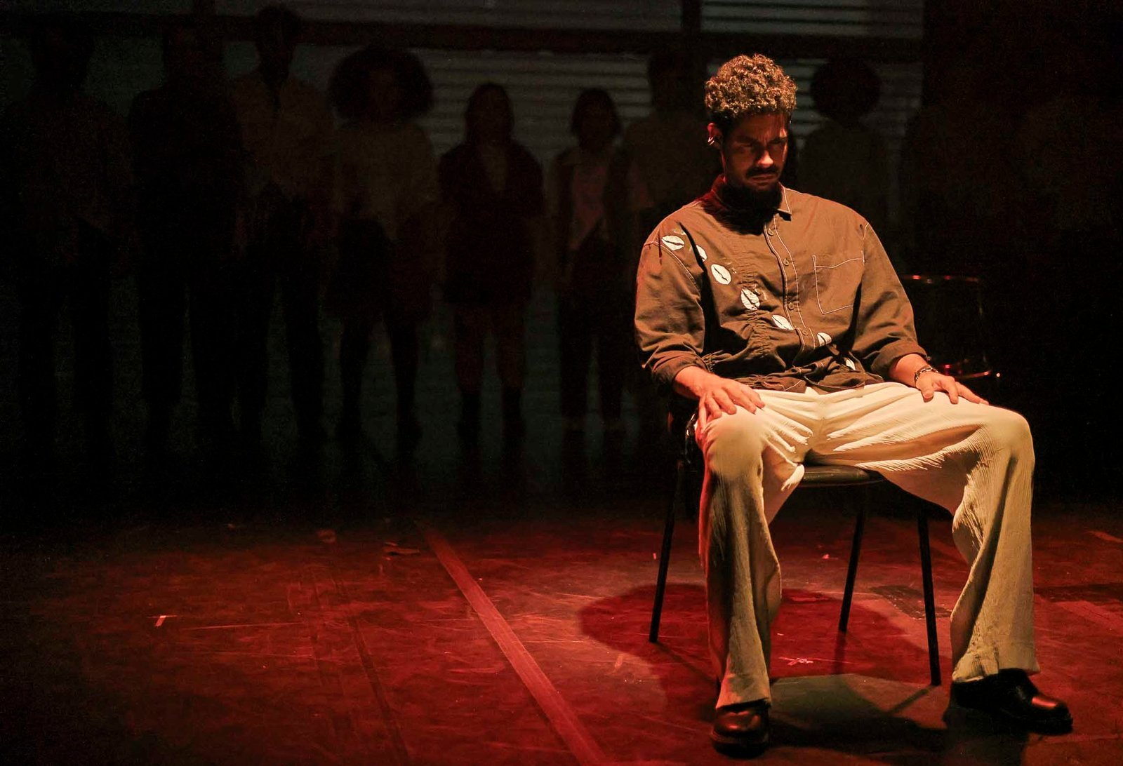 Espetáculo "Tudo está deserto", na SP Escola de Teatro. (9/8/2024) | Foto: Clara Silva