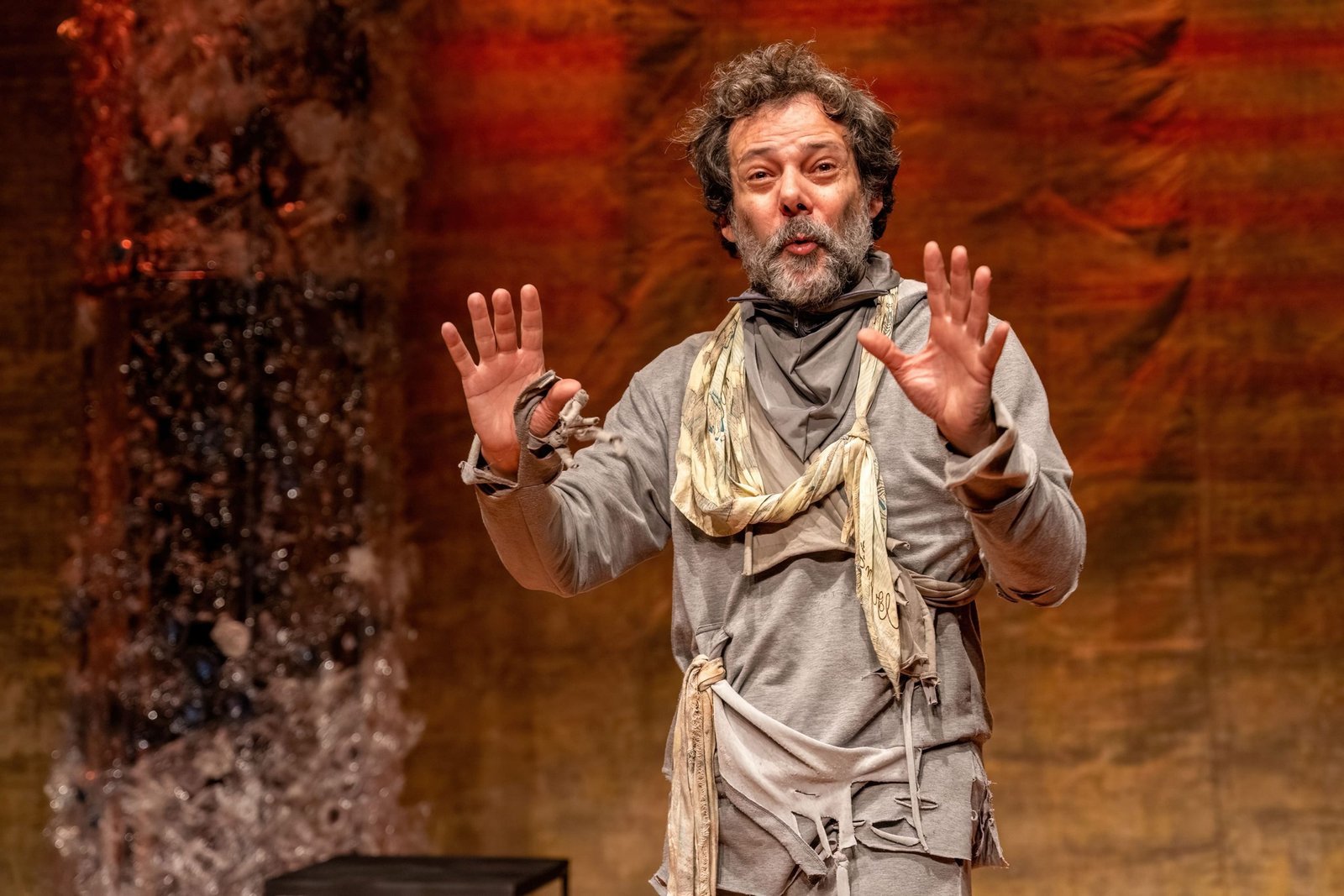 Estreia da peça “Hello, Édipo (Panóptico/Foucault)”, da Cia Veneno do Teatro, na unidade Roosevelt da SP Escola de Teatro. (20/09/2024) | Foto por @AndreStefano