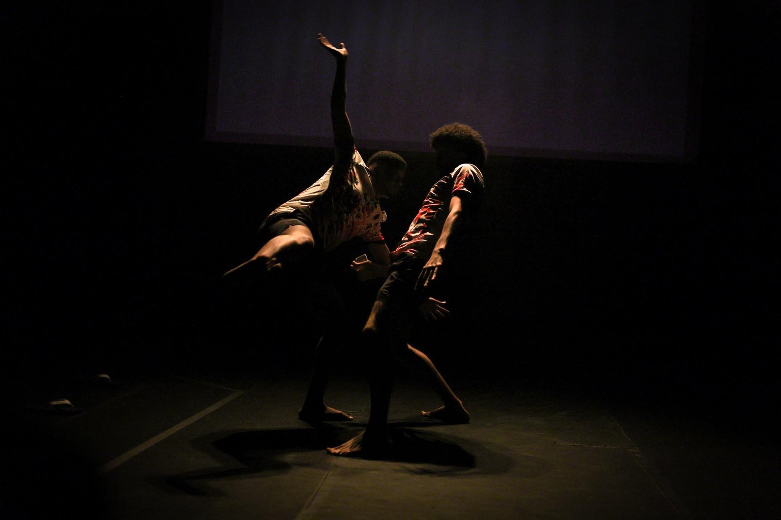 Apresentação no segundo dia da Mostra de Microcenas dos estudantes de Direção da SP Escola de Teatro. (09/11/2024). | Foto: Clara Silva