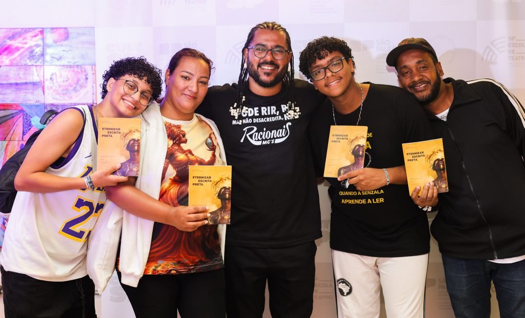 Lançamento do livro Eternizar Em Escrita Preta Volume 5. (21/11/2024). | Foto: Clara Silva