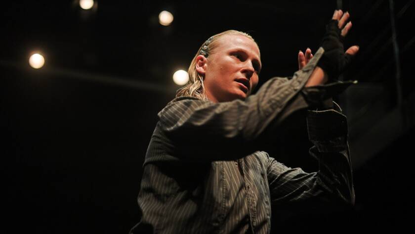 Performance artística internacional “TRIXSTER” de Emilie Gregsersen, na sede Roosevelt da SP Escola de Teatro. (12/02/2025) | Foto: Clara Silva