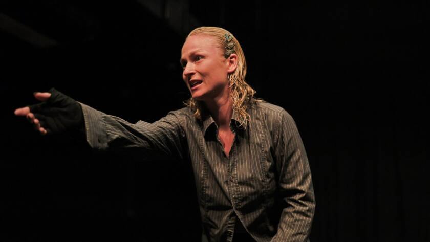 Performance artística internacional “TRIXSTER” de Emilie Gregsersen, na sede Roosevelt da SP Escola de Teatro. (12/02/2025) | Foto: Clara Silva