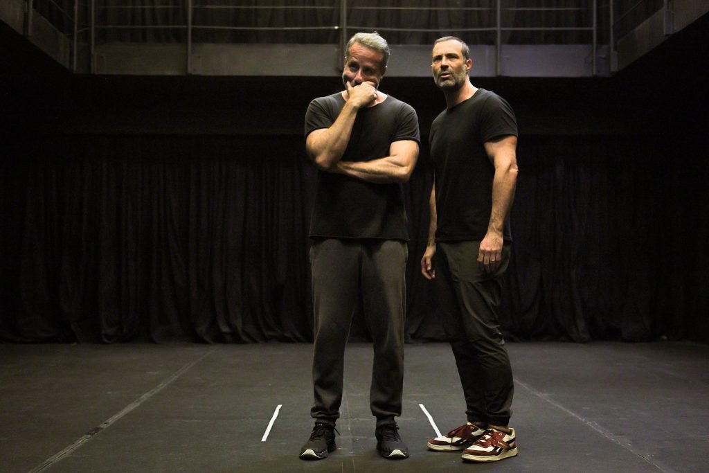 Ensaio aberto Entre Irmãos, com Fernando Pavão e Otávio Martins, na sede Roosevelt da SP Escola de Teatro. (12/04/2025) | Foto: Clara Silva