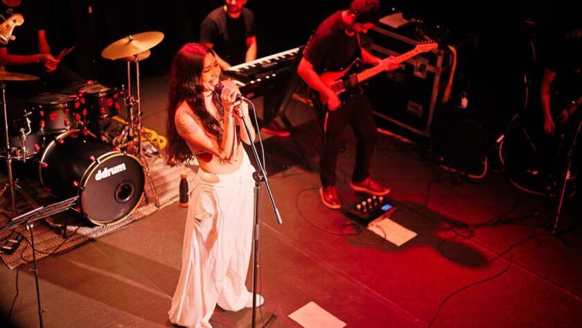 SP Música, show de lançamento do EP “Efêmero” de Juliane Hooper, a sede Roosevelt da SP Escola de Teatro. (12/04/2025) | Foto: Clara Silva