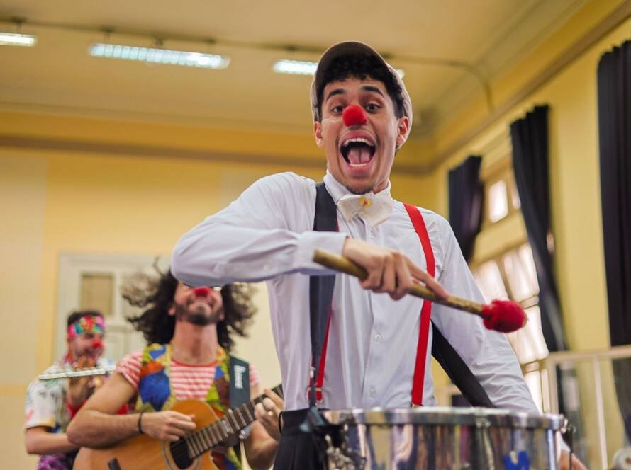 Juninada Sonoplástica Tropicalista, na sede Brás da SP Escola de Teatro. (23/5/2025). Foto: Clara Silva