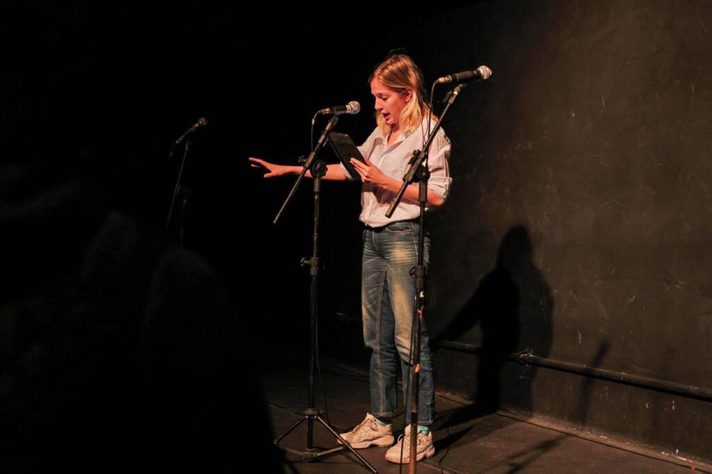 Primeiro dia do Cena Única, mostra dos estudantes de Dramaturgia da SP Escola de Teatro. (6/5/2025). | Foto: Clara Silva