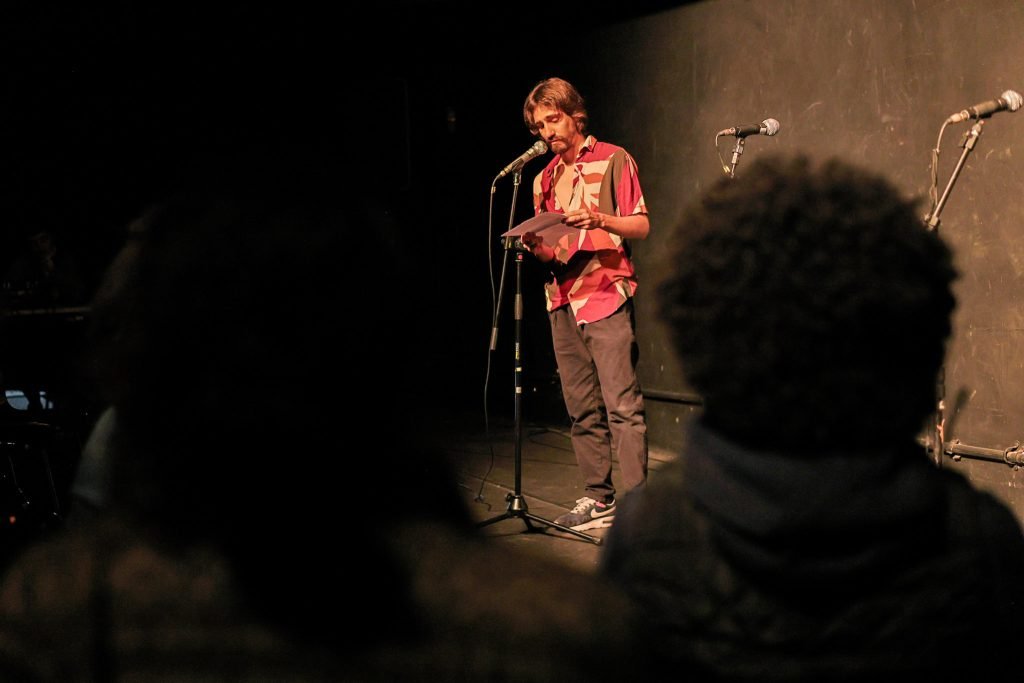 Primeiro dia do Cena Única, mostra dos estudantes de Dramaturgia da SP Escola de Teatro. (6/5/2025). | Foto: Clara Silva