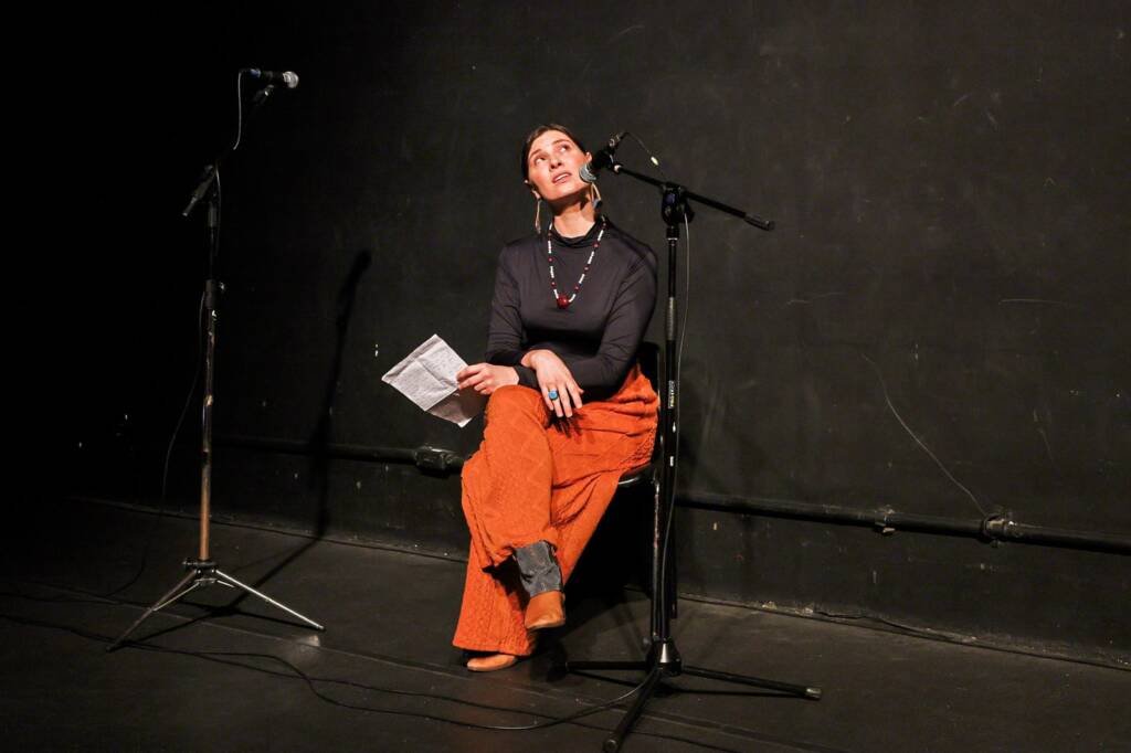 Terceiro dia do Cena Única, mostra dos estudantes de Dramaturgia da SP Escola de Teatro. (9/5/2025). | Foto: Clara Silva