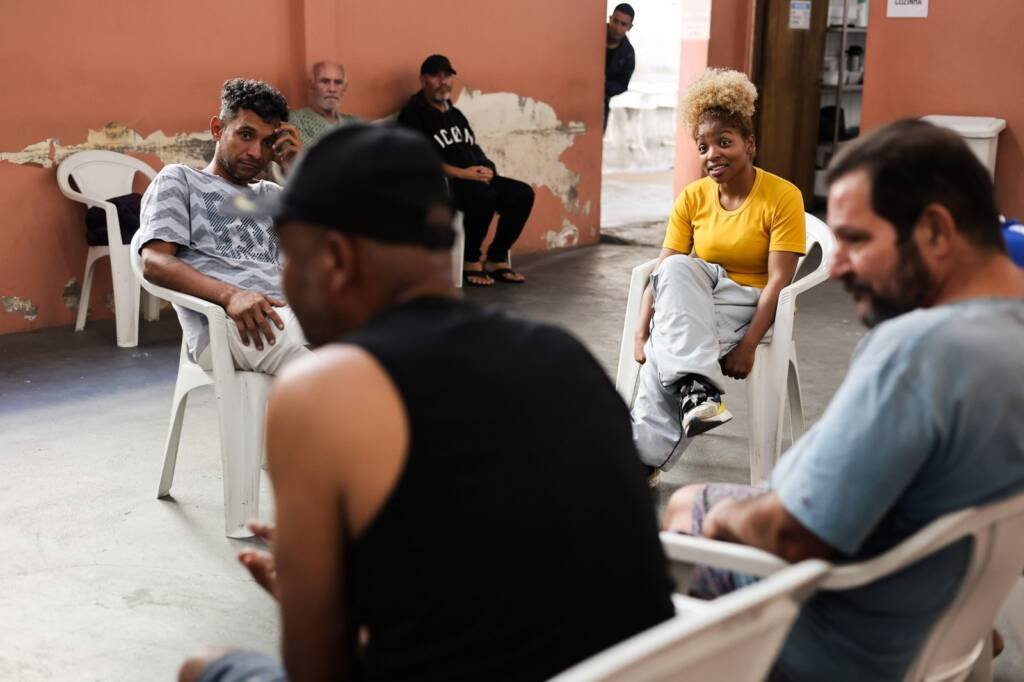Oficina de Teatro no Centro de Acolhida Cidade Refúgio II a partir da contrapartida dos alunos bolsistas do Programa Oportunidades. (20/05/2025). | Foto: Clara Silva.
