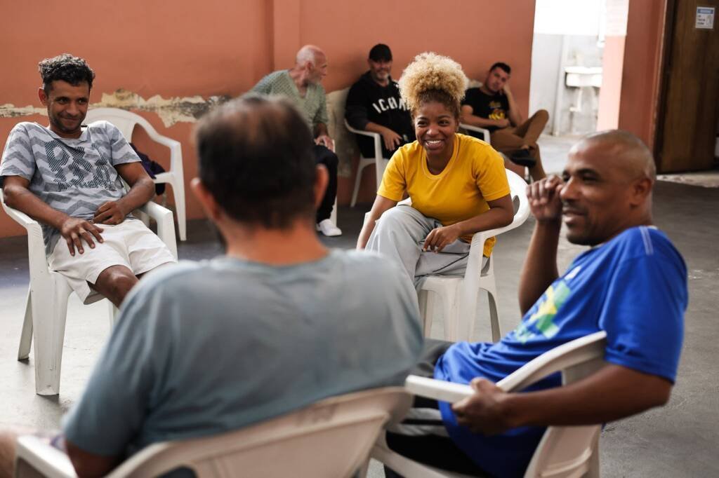 Oficina de Teatro no Centro de Acolhida Cidade Refúgio II a partir da contrapartida dos alunos bolsistas do Programa Oportunidades. (20/05/2025). | Foto: Clara Silva.