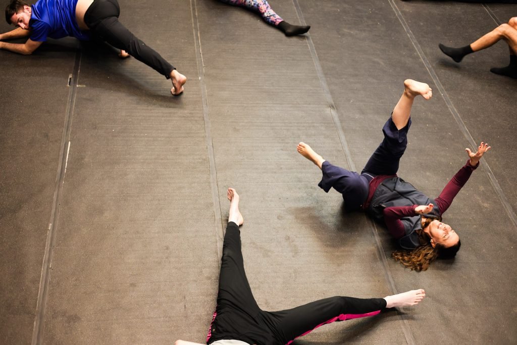 Curso “Dança sem Fronteiras: Movimento e vídeo arte” com Fernanda Amaral, na sede Roosevelt da SP Escola de Teatro. (29/04/2025) | Foto: Clara Silva.