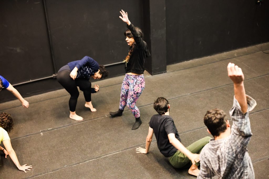 Curso “Dança sem Fronteiras: Movimento e vídeo arte” com Fernanda Amaral, na sede Roosevelt da SP Escola de Teatro. (29/04/2025) | Foto: Clara Silva.