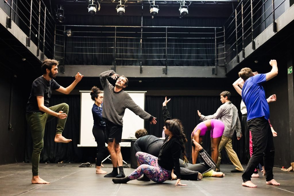 Curso “Dança sem Fronteiras: Movimento e vídeo arte” com Fernanda Amaral, na sede Roosevelt da SP Escola de Teatro. (29/04/2025) | Foto: Clara Silva.