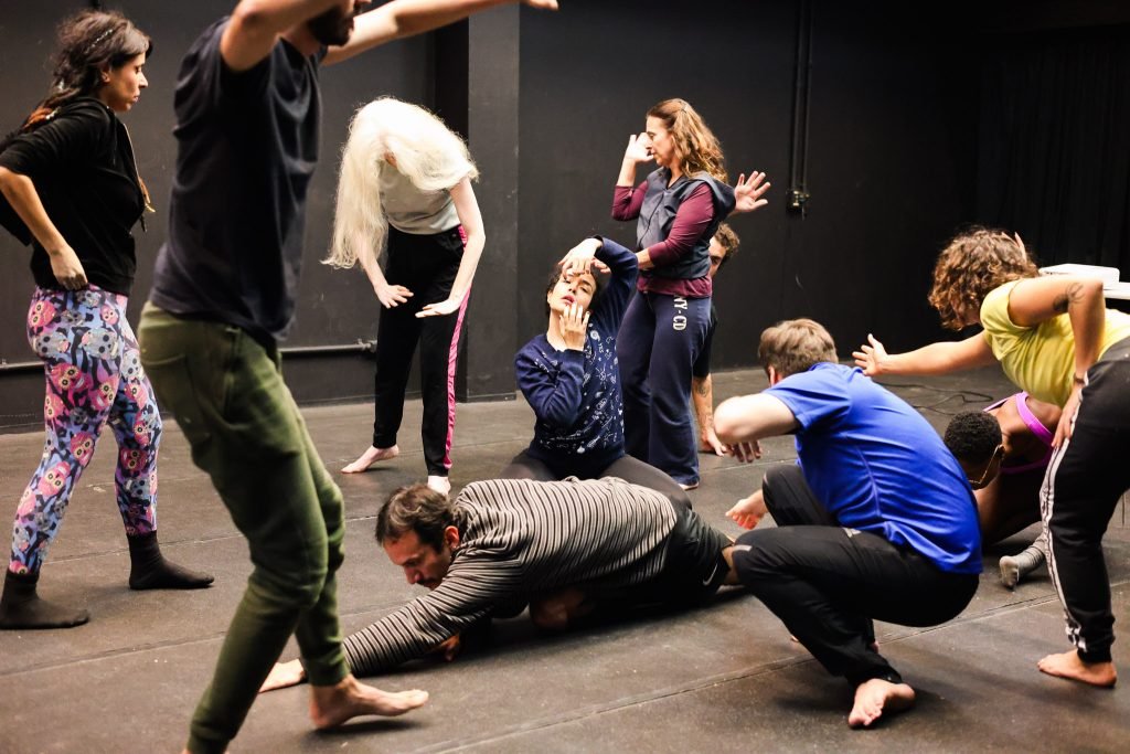 Curso “Dança sem Fronteiras: Movimento e vídeo arte” com Fernanda Amaral, na sede Roosevelt da SP Escola de Teatro. (29/04/2025) | Foto: Clara Silva.