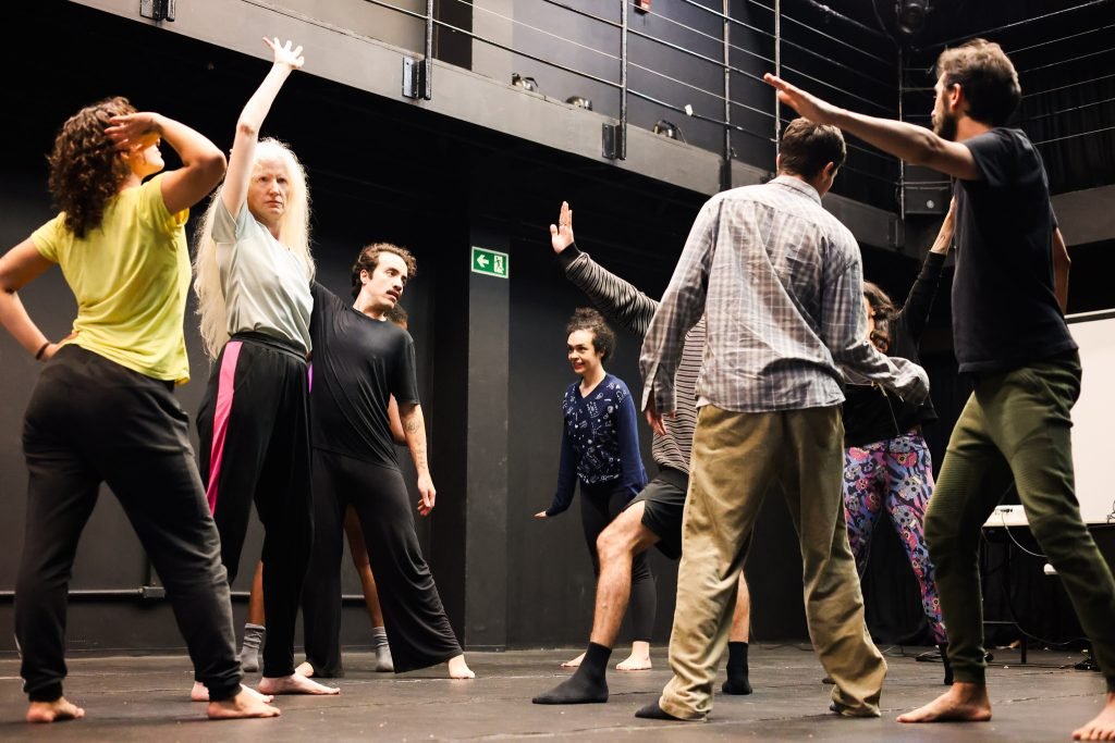 Curso “Dança sem Fronteiras: Movimento e vídeo arte” com Fernanda Amaral, na sede Roosevelt da SP Escola de Teatro. (29/04/2025) | Foto: Clara Silva.