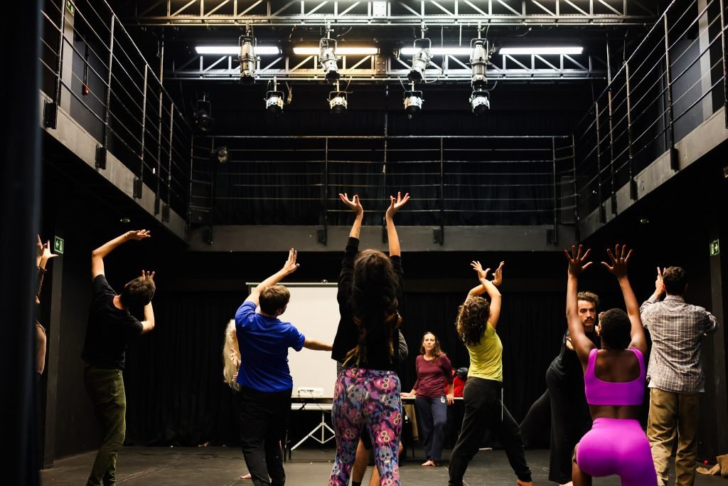 Curso “Dança sem Fronteiras: Movimento e vídeo arte” com Fernanda Amaral, na sede Roosevelt da SP Escola de Teatro. (29/04/2025) | Foto: Clara Silva.